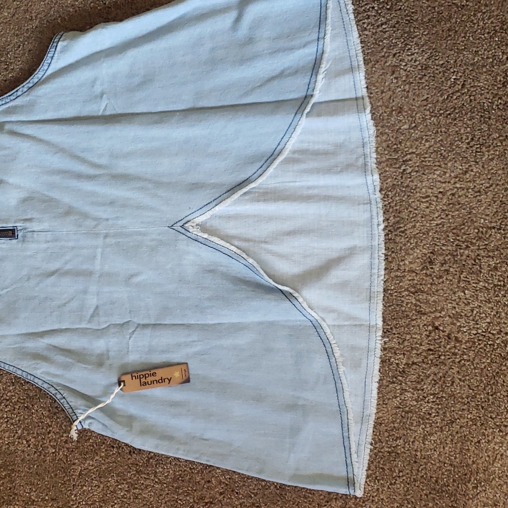 Hippie Laundry Chambray Denim Top NWT size Large - Picture 4 of 5